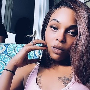 Meet your Posher, Mikala